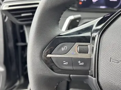 Photo 19 Peugeot 208  Hybrid 100 e-DCS6