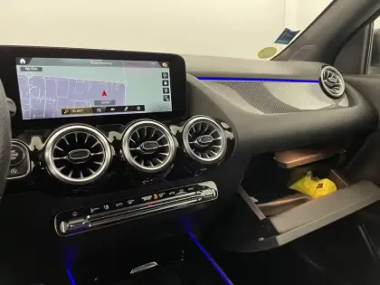 Photo 58 Mercedes GLA  200 d 8G-DCT