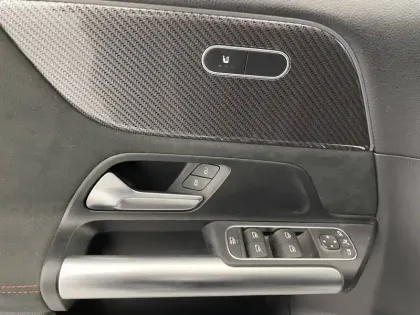 Photo 60 Mercedes GLA  200 d 8G-DCT