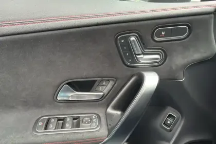 Photo 18 Mercedes CLA  Coupé 250 e 8G-DCT