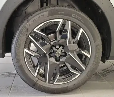 Photo 15 Peugeot 3008  Hybrid 145 e-DCS6