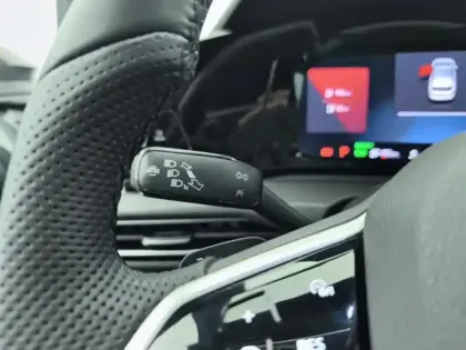 Photo 16 Volkswagen Golf  1.4 Hybrid Rechargeable OPF 245 DSG6 GTE