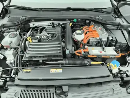 Photo 6 Volkswagen Golf  1.4 Hybrid Rechargeable OPF 245 DSG6 GTE