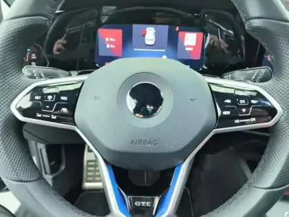 Photo 18 Volkswagen Golf  1.4 Hybrid Rechargeable OPF 245 DSG6 GTE