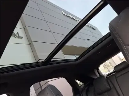 Photo 27 DS DS 7 HYBRIDE 300 E-TENSE EAT8 4X4