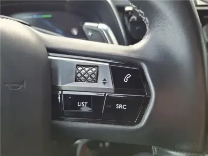 Photo 31 DS DS 7 HYBRIDE 300 E-TENSE EAT8 4X4