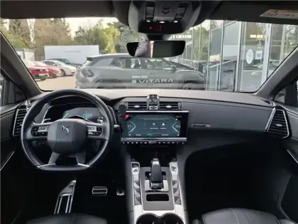 Photo 14 DS DS 7 HYBRIDE 300 E-TENSE EAT8 4X4