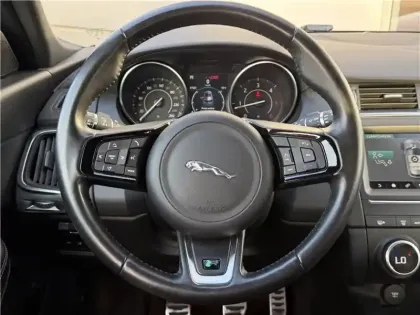 Photo 13 Jaguar E-Pace 2.0 D - 150 CH 2WD BVM