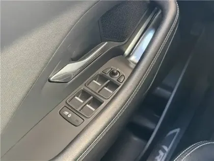 Photo 88 Jaguar E-Pace Gén. I Ph1 R-Dynamic 5