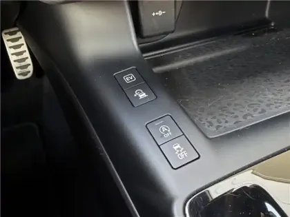 Photo 37 Jaguar E-Pace P300E CH PHEV AWD BVA