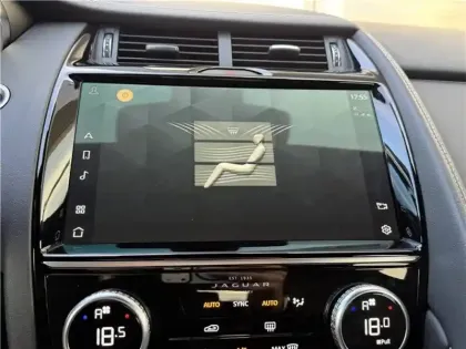 Photo 34 Jaguar E-Pace P300E CH PHEV AWD BVA