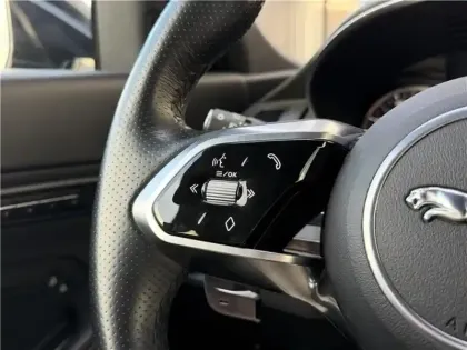 Photo 14 Jaguar E-Pace P300E CH PHEV AWD BVA