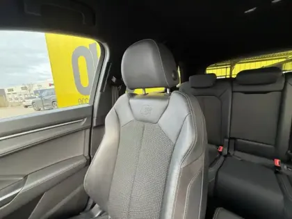 Photo 24 Audi Q3 35 TFSI 1.5 150 S line S-troni