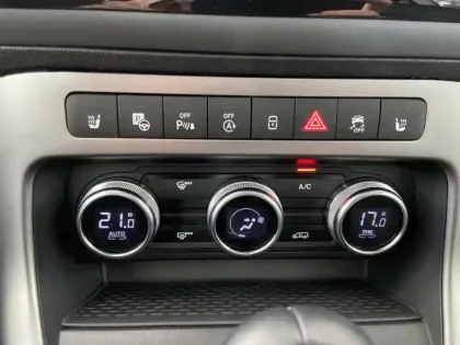 Photo 17 Mercedes CLA T 180 d PROGRESSIVE Standard