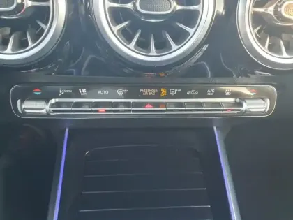 Photo 10 Mercedes GLA 250 e AMG Line