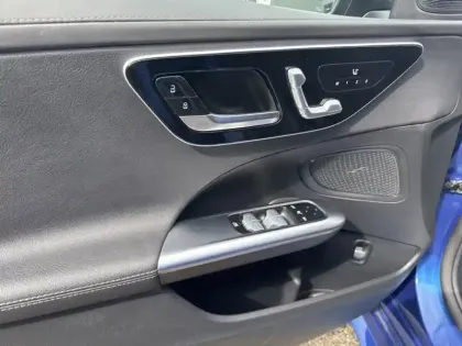 Photo 19 Mercedes Classe C  200 d Berline AMG Lin