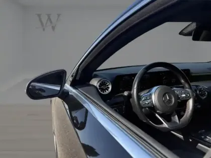 Photo 11 Mercedes Classe A 180 d AMG Line