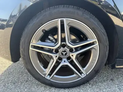 Photo 8 Mercedes Classe A 180 d AMG Line