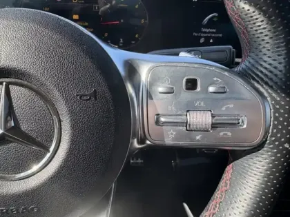 Photo 16 Mercedes Classe A 180 d AMG Line