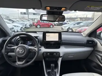 Photo 12 Toyota Yaris Hybride 116h Iconic 1.5 116 ch