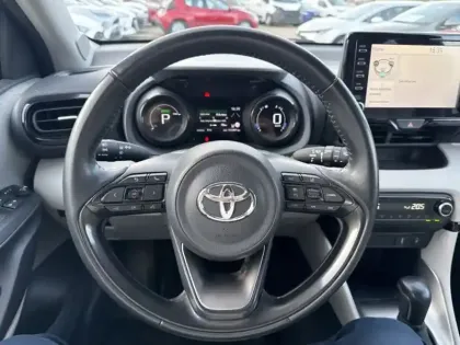 Photo 13 Toyota Yaris Hybride 116h Iconic 1.5 116 ch