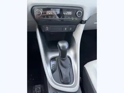 Photo 15 Toyota Yaris Hybride 116h Iconic 1.5 116 ch