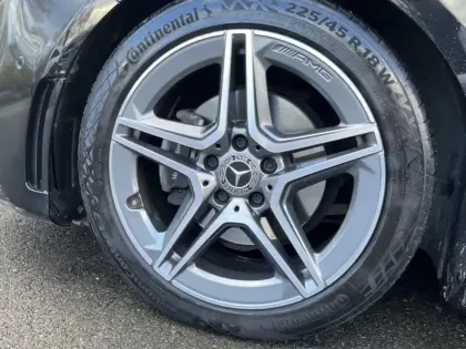 Photo 8 Mercedes Classe A 200 d Berline AMG Line