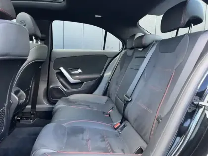 Photo 23 Mercedes Classe A 200 d Berline AMG Line