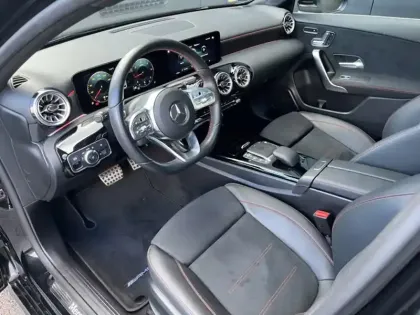 Photo 20 Mercedes Classe A 200 d Berline AMG Line