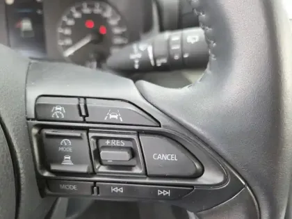 Photo 16 Toyota Yaris Hybride 116h Dynamic