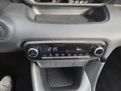 Photo 18 Toyota Yaris Hybride 116h Dynamic