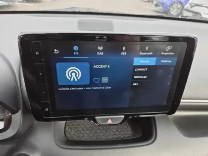 Photo 20 Toyota Yaris Hybride 116h Dynamic