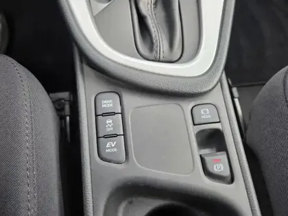 Photo 19 Toyota Yaris Hybride 116h Dynamic