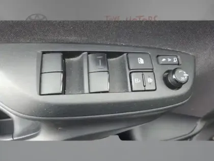 Photo 10 Toyota Yaris Hybride 116h Design PACK CONFORT