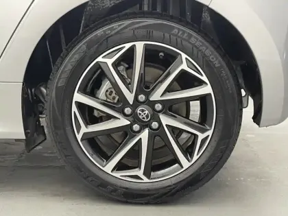 Photo 8 Toyota Yaris Hybride 116h Design