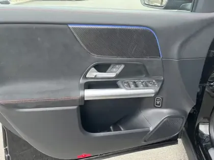 Photo 21 Mercedes GLA 200 d AMG Line