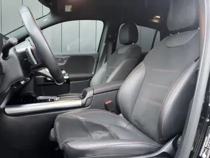 Photo 18 Mercedes GLA 200 d AMG Line