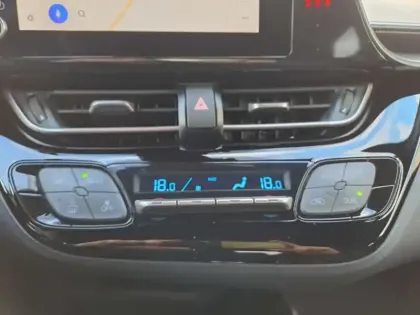 Photo 17 Toyota C-HR 1.8 Hybride 122 Design