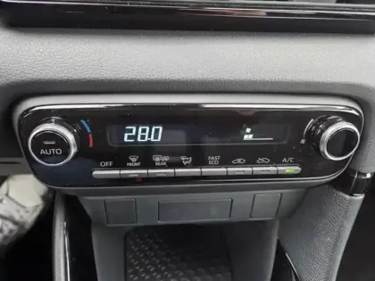 Photo 17 Toyota Yaris Hybride 116h Design