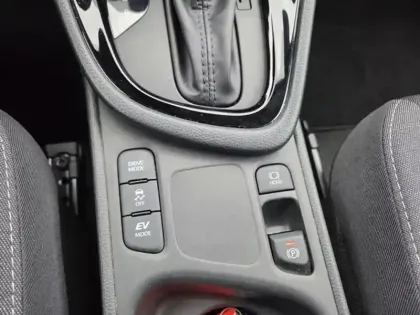 Photo 19 Toyota Yaris Hybride 116h Design