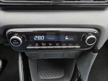 Photo 26 Toyota Yaris Hybride 116h Design