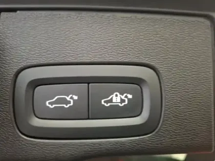 Photo 14 Volvo Xc60  B5 AdBlue AWD 235ch Ultimate Style Dark Geartronic