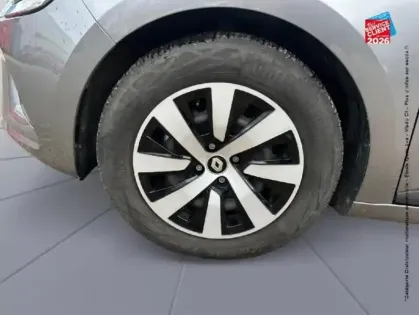 Photo 9 Renault Clio  1.6 E-Tech hybride 145ch Equilibre