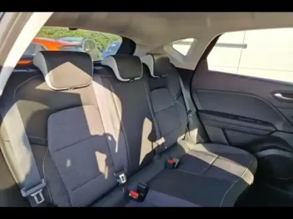 Photo 10 Renault Captur  1.3 TCe mild hybrid 140ch Techno