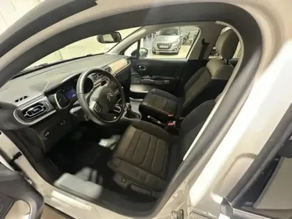 Photo 8 Citroën C3  1.2 PureTech 110ch S&S Shine Pack  EAT6