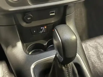 Photo 11 Citroën C3  1.2 PureTech 110ch S&S Shine Pack  EAT6