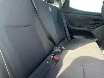 Photo 9 Toyota Yaris  116h Dynamic Business 5p + Programme Beyond Zero Academy MY22