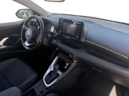 Photo 8 Toyota Yaris  116h Dynamic Business 5p + Programme Beyond Zero Academy MY22