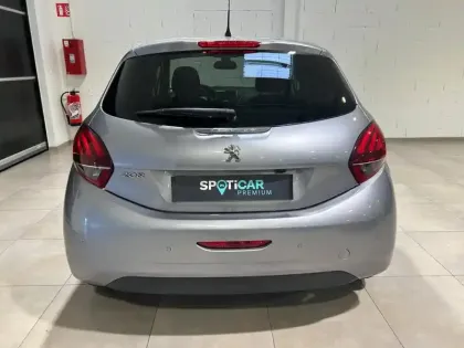 Photo 19 Peugeot 208  1.2 PureTech 82ch E6.c Signature 5p GPS CAMERA