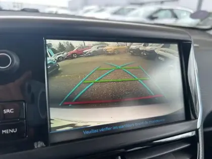 Photo 11 Peugeot 208  1.2 PureTech 82ch E6.c Signature 5p GPS CAMERA